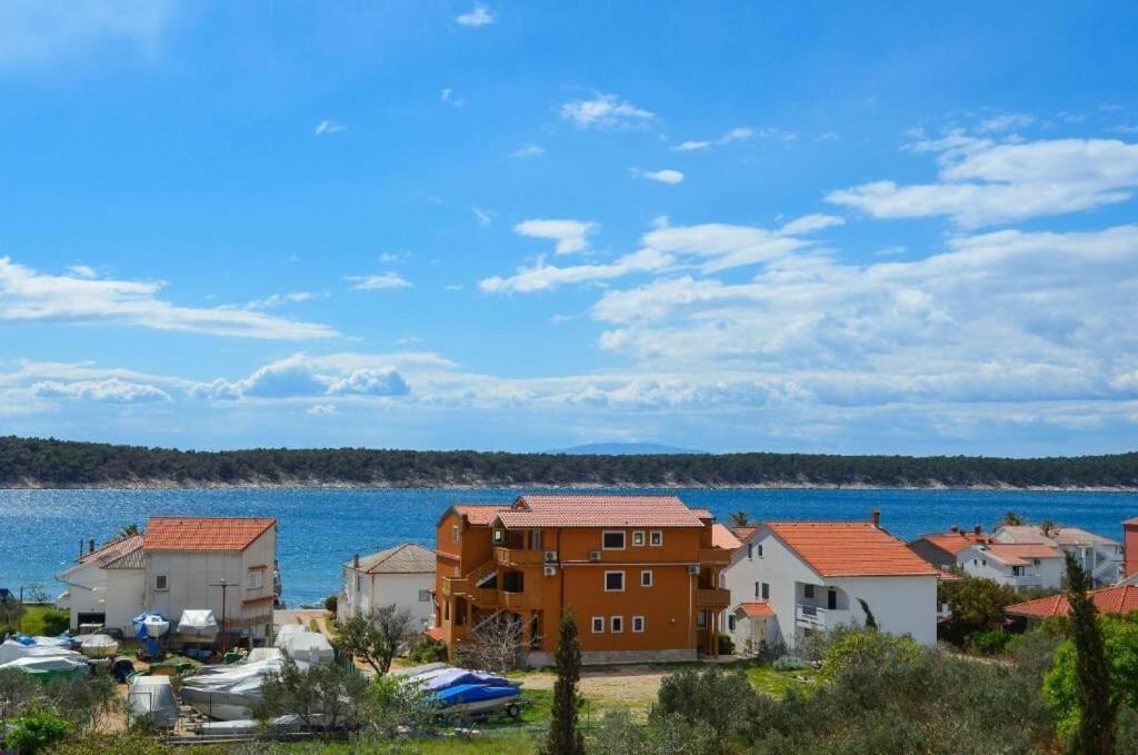 Apartments Jasmin Barbat na Rabu Exterior photo